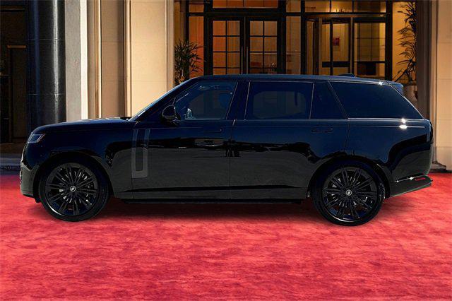 Photo of 2025 Santorini Land Rover Range Rover