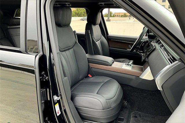 Photo of 2025 Santorini Land Rover Range Rover
