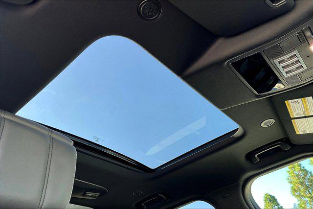 Photo of 2024 Carpathian Grey Premium Metallic Land Rover Discovery