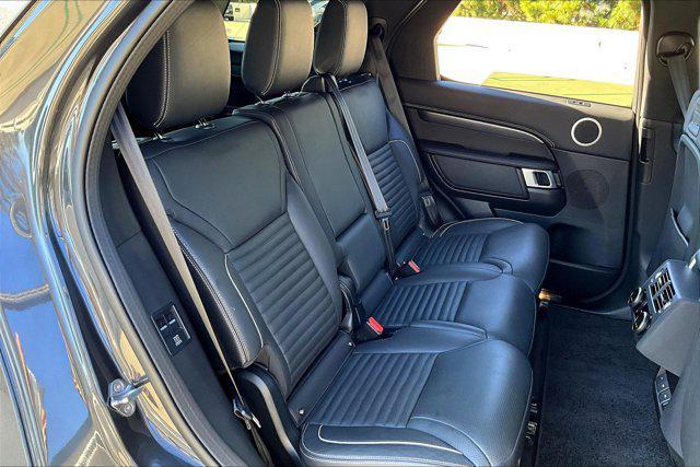 Photo of 2024 Carpathian Grey Premium Metallic Land Rover Discovery