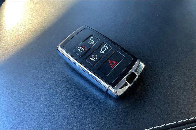 Photo of 2024 Carpathian Grey Premium Metallic Land Rover Discovery