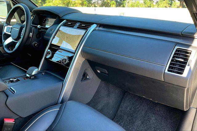 Photo of 2024 Carpathian Grey Premium Metallic Land Rover Discovery