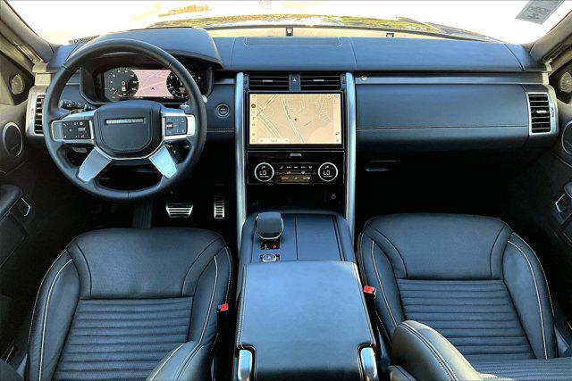 Photo of 2024 Carpathian Grey Premium Metallic Land Rover Discovery