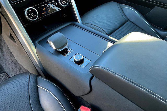 Photo of 2024 Carpathian Grey Premium Metallic Land Rover Discovery