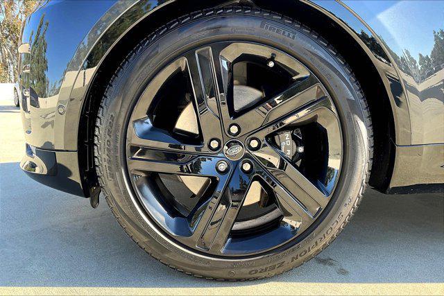 Photo of 2024 Carpathian Grey Premium Metallic Land Rover Discovery