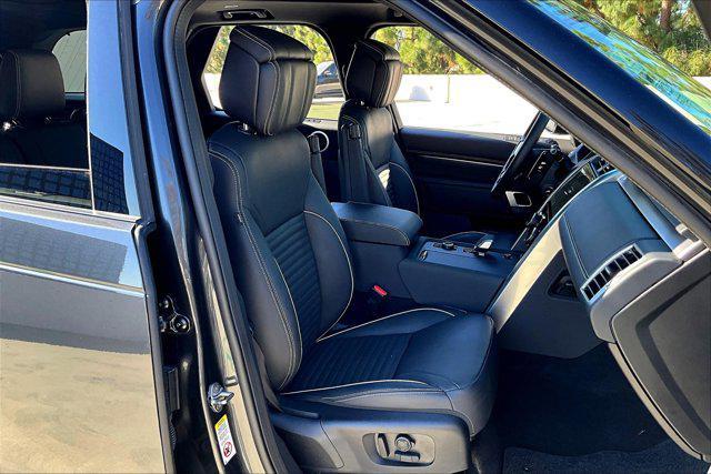 Photo of 2024 Carpathian Grey Premium Metallic Land Rover Discovery