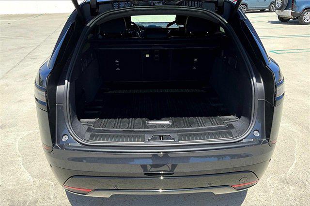 Photo of 2025 Carpathian Grey Premium Metallic Land Rover Range Rover Velar