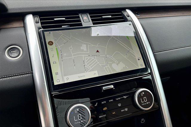 Photo of 2025 Fuji White Land Rover Discovery