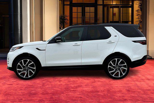 Photo of 2025 Fuji White Land Rover Discovery