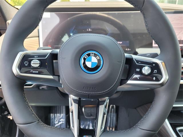 Photo of 2025 Black Sapphire Metallic BMW i7
