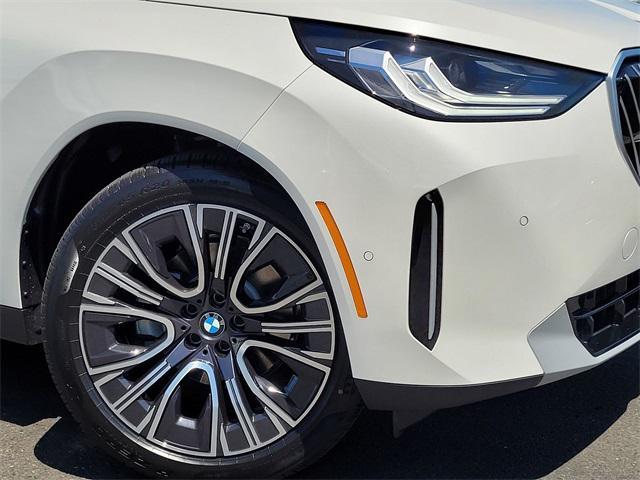 Photo of 2025 Mineral White Metallic BMW X3