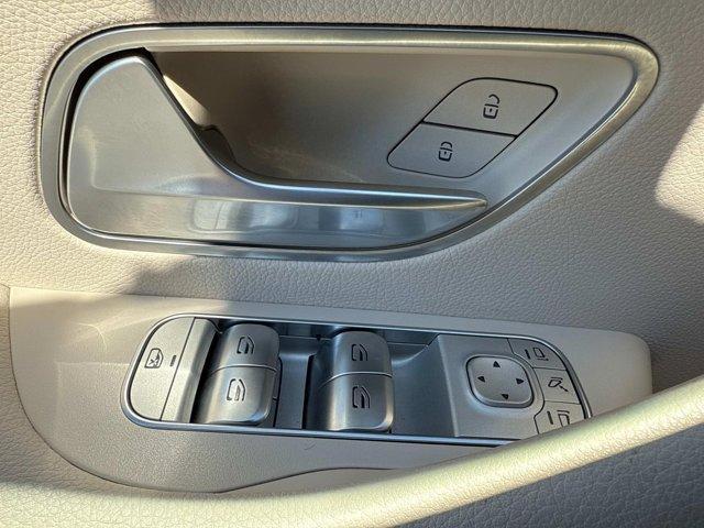 Photo of 2024 MANUFAKTUR Diamond White Metallic Mercedes-Benz GLE 350