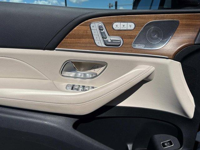 Photo of 2024 MANUFAKTUR Diamond White Metallic Mercedes-Benz GLE 350