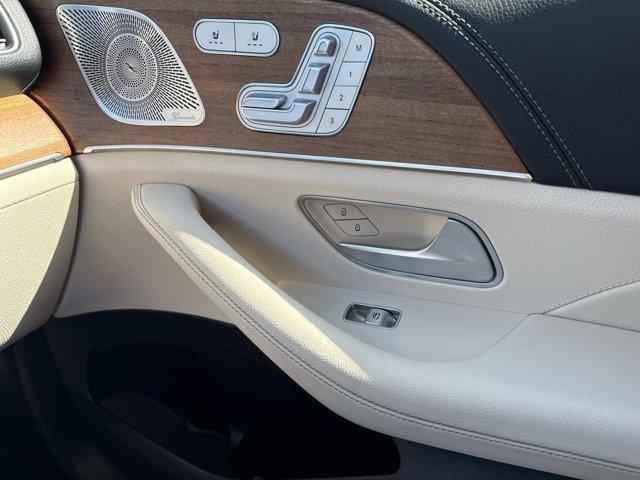 Photo of 2024 MANUFAKTUR Diamond White Metallic Mercedes-Benz GLE 350