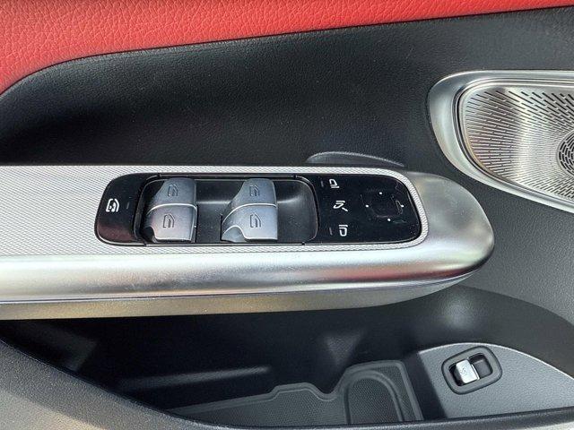 Photo of 2026 Polar White Mercedes-Benz GLC 300