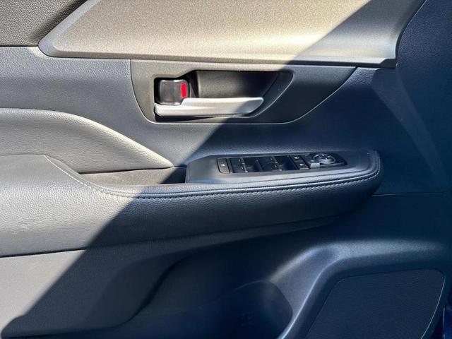Photo of 2024 Blue Toyota Grand Highlander Hybrid