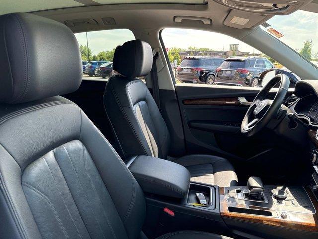 Photo of 2018 Mythos Black Metallic Audi Q5