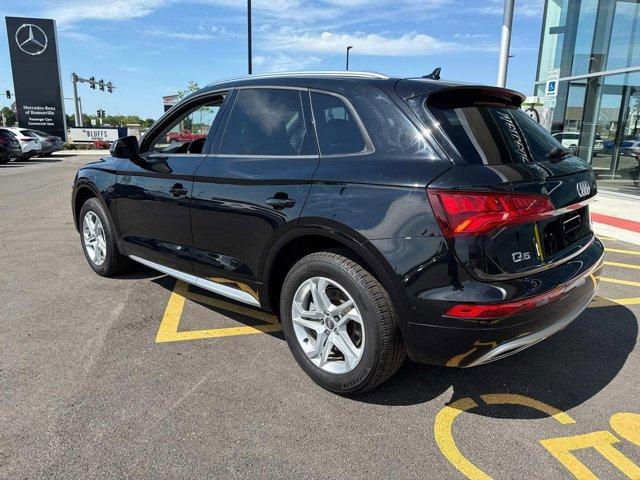 Photo of 2018 Mythos Black Metallic Audi Q5