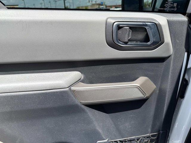 Photo of 2023 Oxford White Ford Bronco