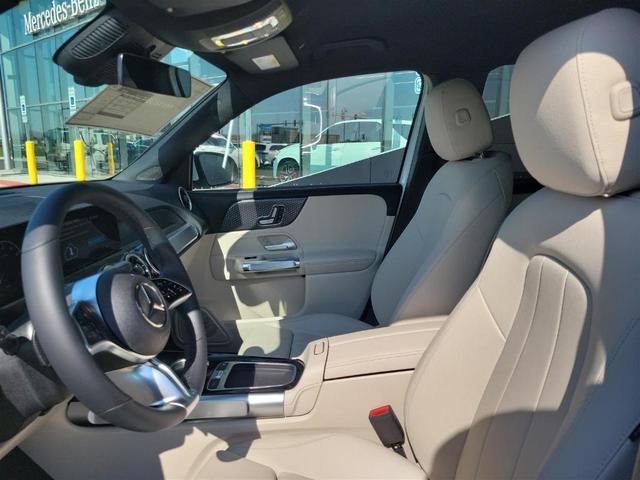 Photo of 2025 Polar White Mercedes-Benz GLB 250
