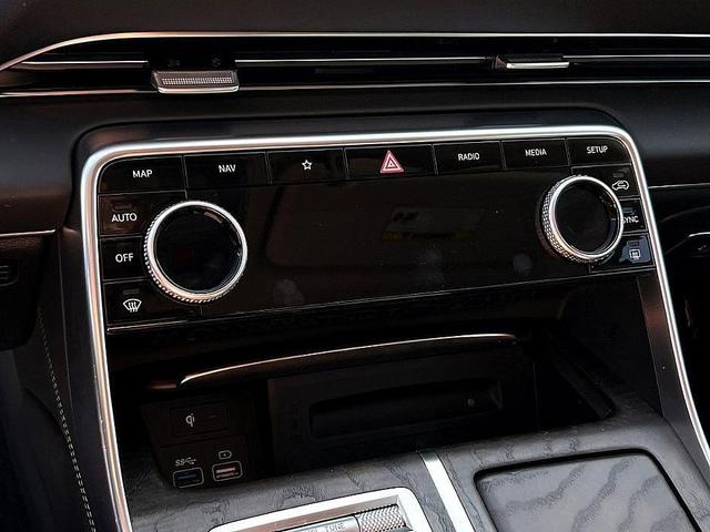 Photo of 2024 Silver Genesis GV80