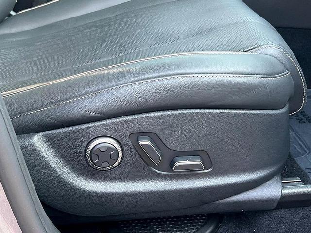 Photo of 2024 Silver Genesis GV80