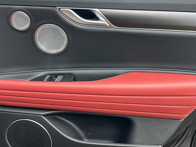 Photo of 2024 Black Genesis G80