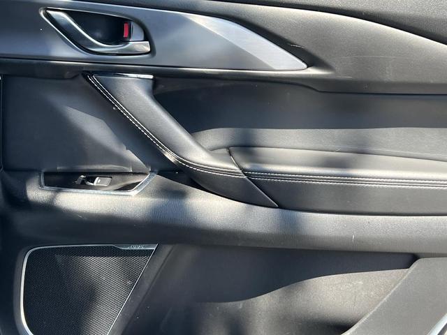 Photo of 2022 Snowflake White Pearl Mazda CX-9