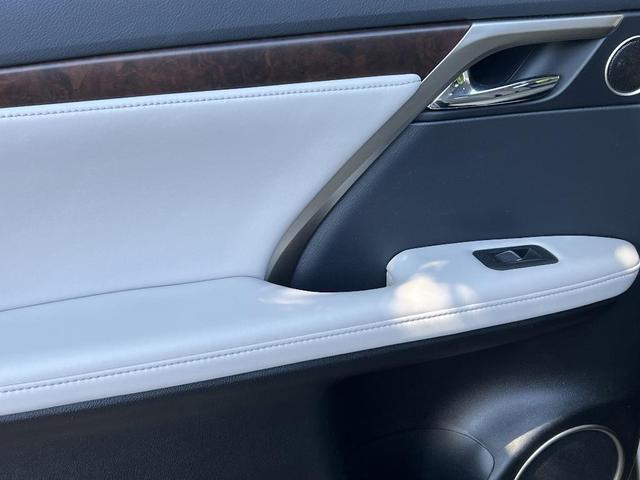 Photo of 2020 Silver Lexus RX 350