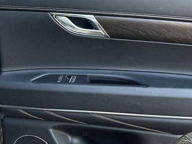Photo of 2024 Silver Genesis GV80