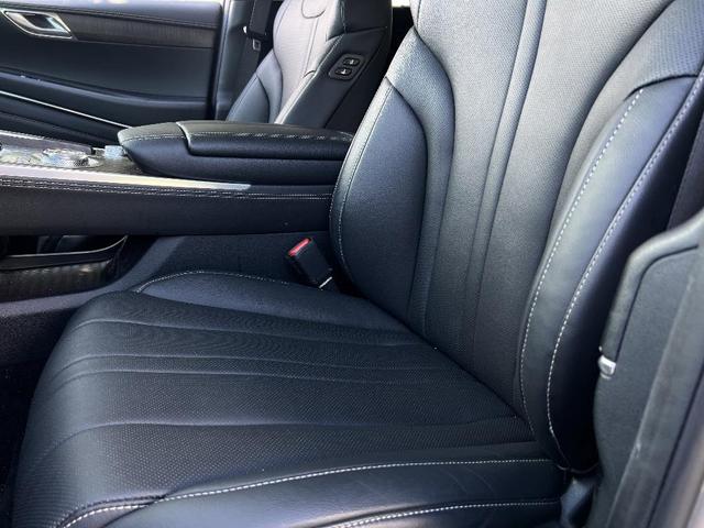 Photo of 2024 Silver Genesis GV80