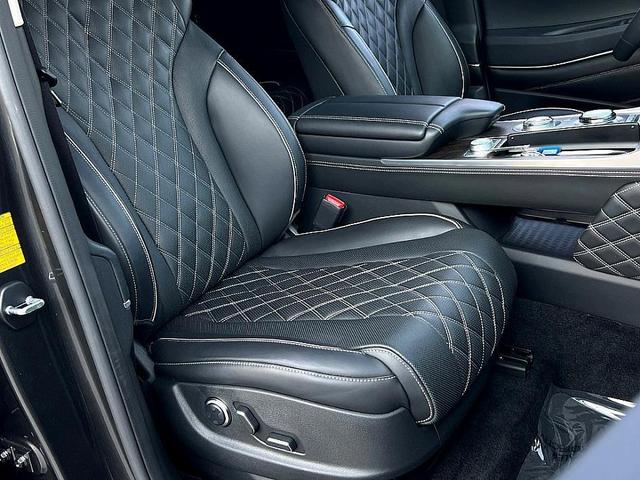 Photo of 2024 Gray Genesis GV80