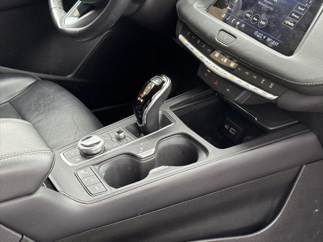 Photo of 2023 Argent Silver Metallic Cadillac XT4