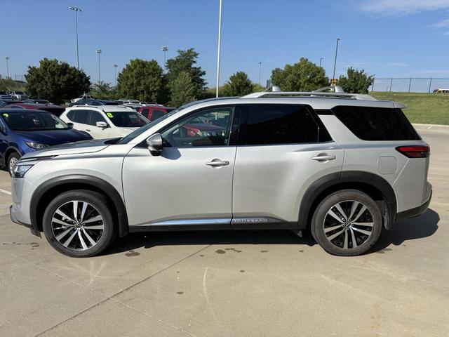 Photo of 2024 Brilliant Silver Metallic Nissan Pathfinder