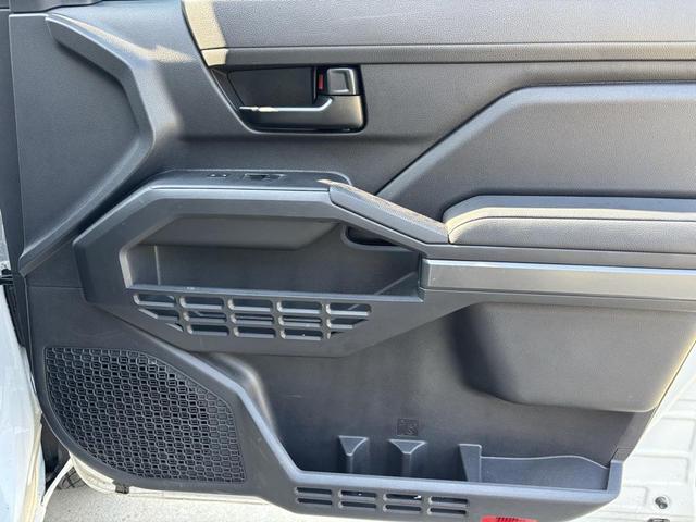 Photo of 2024 Ice Cap Toyota Tacoma