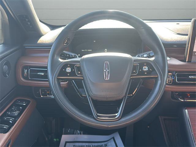 Photo of 2023 Pristine White Metallic Tri-Coat Lincoln Aviator
