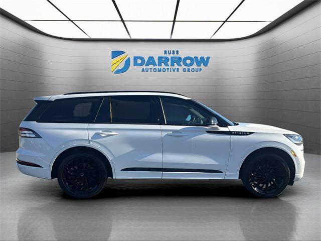 Photo of 2023 Pristine White Metallic Tri-Coat Lincoln Aviator