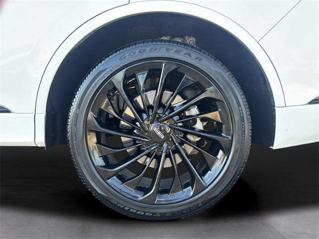 Photo of 2023 Pristine White Metallic Tri-Coat Lincoln Aviator