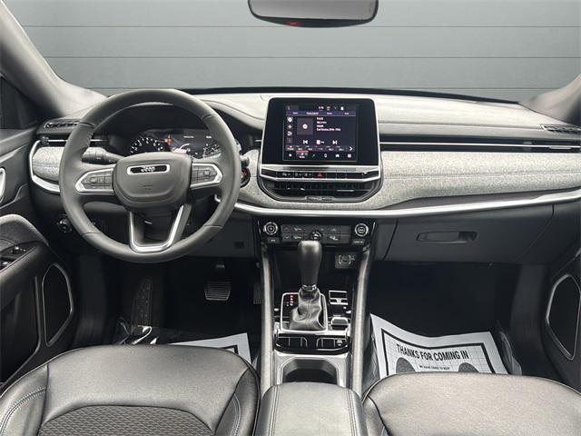Photo of 2025 Bright White Clearcoat Jeep Compass