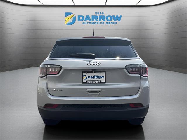 Photo of 2025 Silver Zynith Metallic Clearcoat Jeep Compass