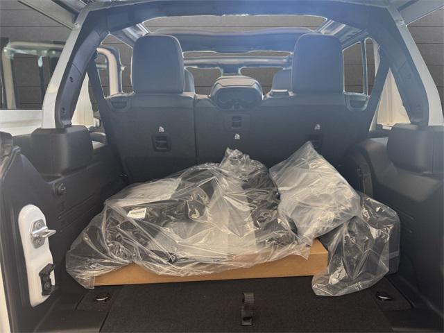Photo of 2025 Bright White Clearcoat Jeep Wrangler