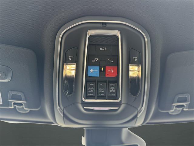 Photo of 2025 Bright White Clearcoat Jeep Grand Cherokee L