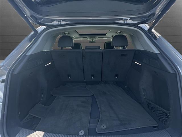 Photo of 2023 Florett Silver Metallic Audi Q5