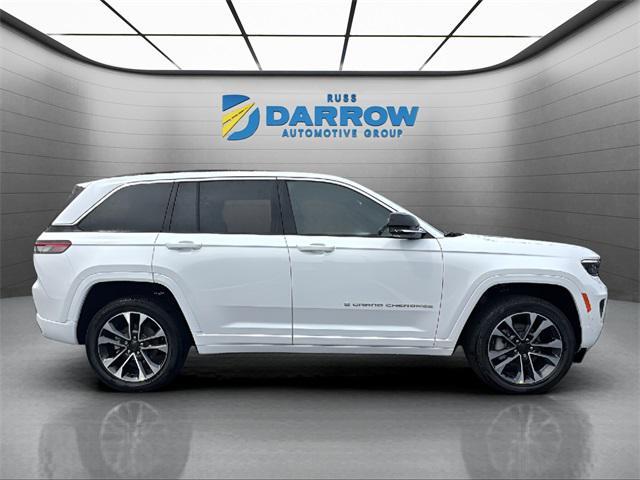 Photo of 2025 Bright White Clearcoat Jeep Grand Cherokee