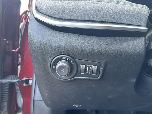 Photo of 2022 Velvet Red Pearlcoat Jeep Compass