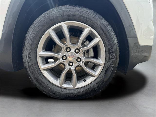 Photo of 2022 White Frost Tricoat GMC Terrain