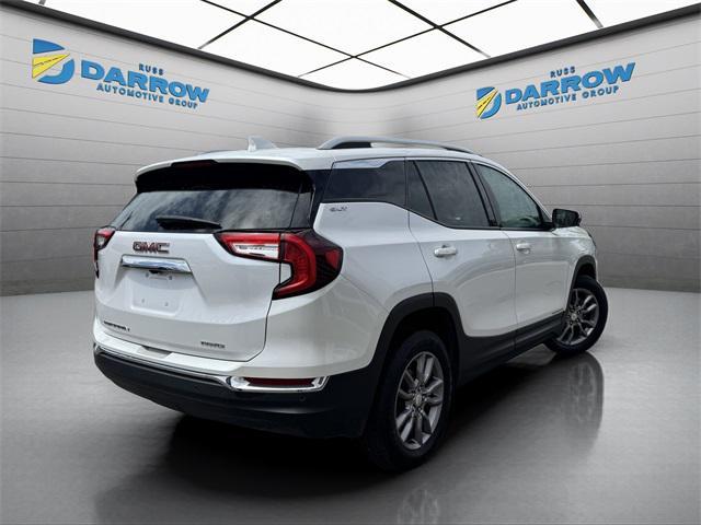 Photo of 2022 White Frost Tricoat GMC Terrain