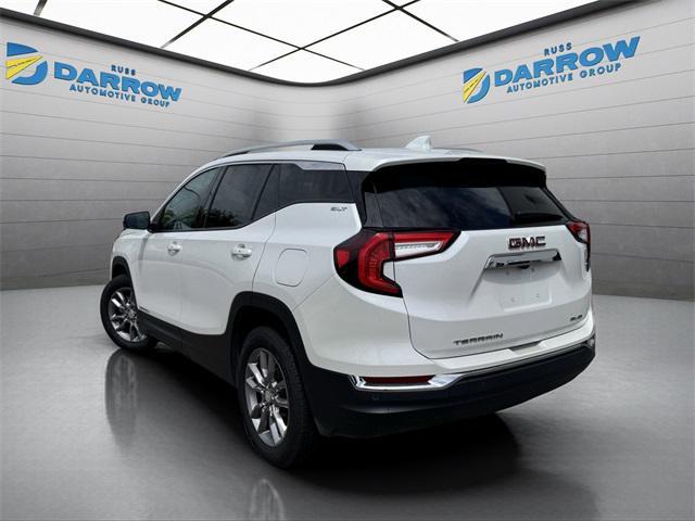 Photo of 2022 White Frost Tricoat GMC Terrain