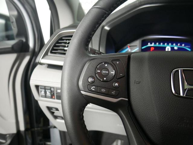 Photo of 2023 Lunar Silver Metallic Honda Odyssey