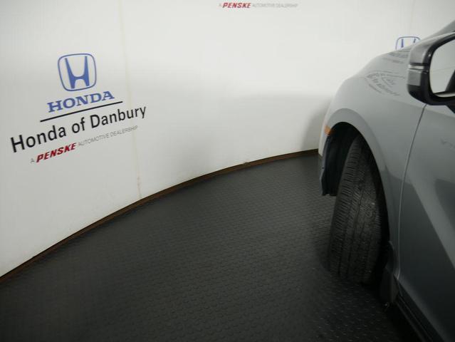 Photo of 2023 Lunar Silver Metallic Honda Odyssey